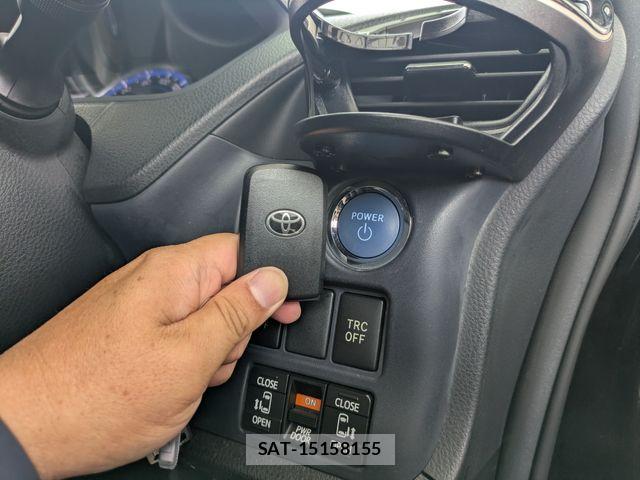 Toyota NOAH HYBRID 2014-03 8881243-12