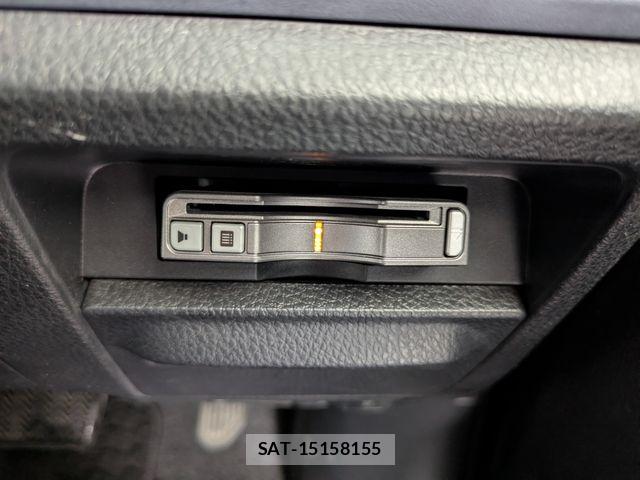 Toyota NOAH HYBRID 2014-03 8881243-14
