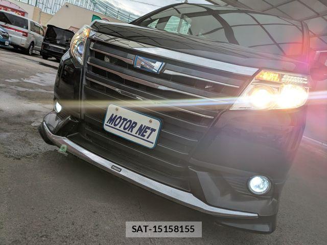 Toyota NOAH HYBRID 2014-03 8881243-21
