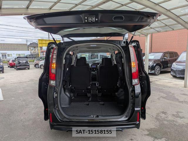 Toyota NOAH HYBRID 2014-03 8881243-23