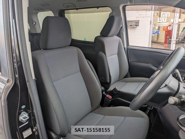 Toyota NOAH HYBRID 2014-03 8881243-26