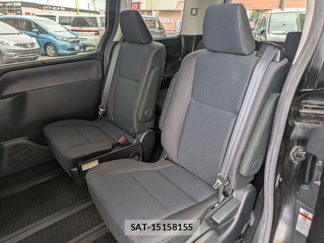 Toyota NOAH HYBRID 2014-03 8881243-3