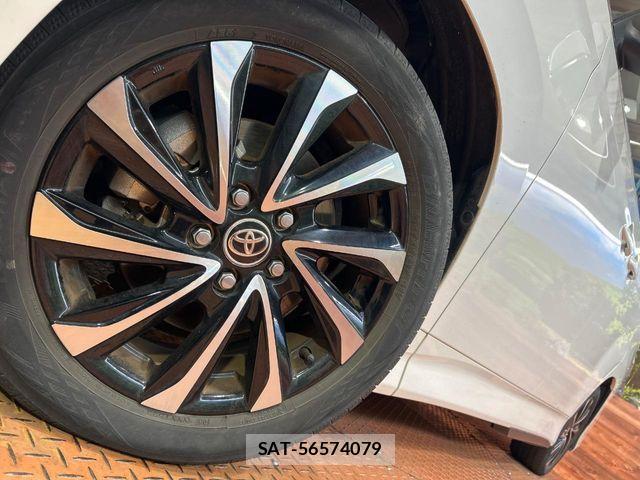 Toyota NOAH HYBRID 2023-04 8884068-12