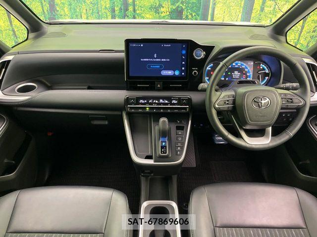 Toyota NOAH HYBRID 2023-09 8884070-1