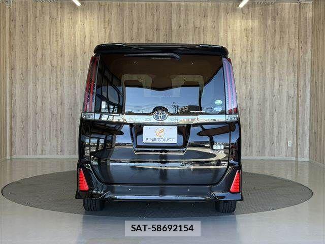 Toyota NOAH HYBRID 2020-11 8884073-17