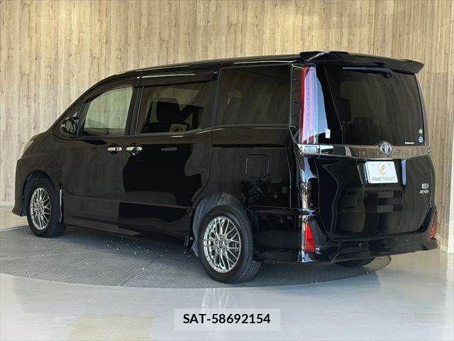 Toyota NOAH HYBRID 2020-11 8884073-18