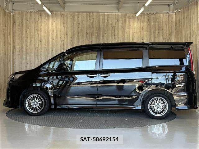 Toyota NOAH HYBRID 2020-11 8884073-19