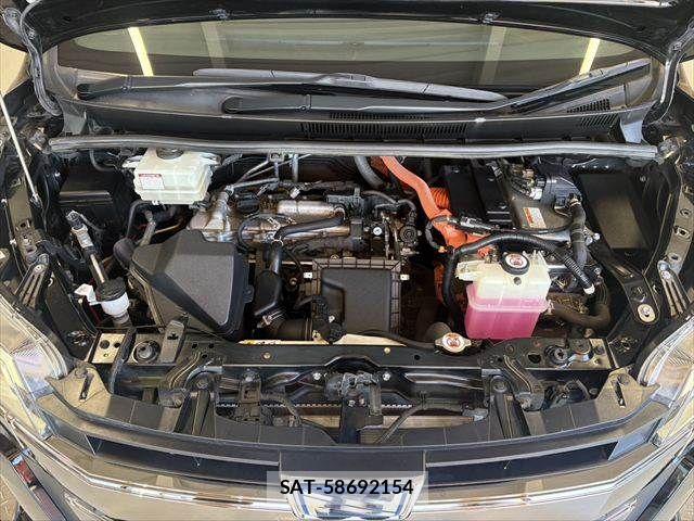 Toyota NOAH HYBRID 2020-11 8884073-28