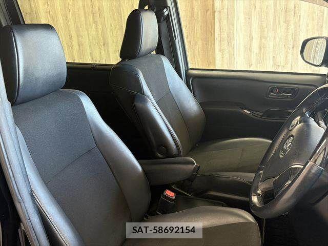 Toyota NOAH HYBRID 2020-11 8884073-6