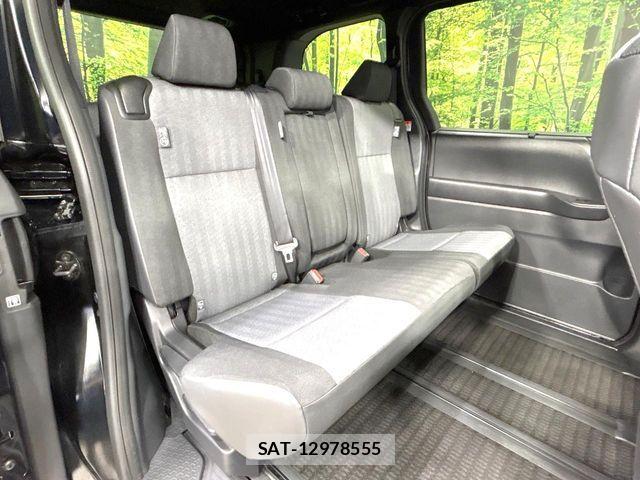 Toyota NOAH HYBRID 2026-04 8884069-9