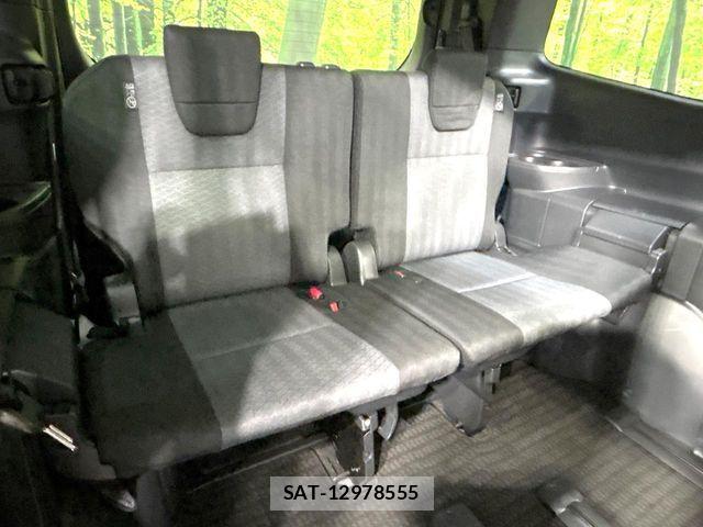 Toyota NOAH HYBRID 2026-04 8884069-10