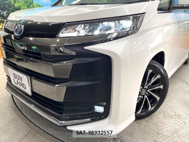 Toyota NOAH HYBRID 2024-05 8884071-11