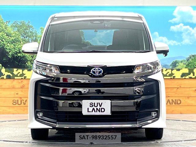 Toyota NOAH HYBRID 2024-05 8884071-13
