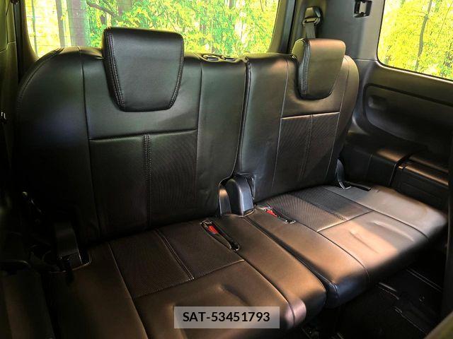Toyota NOAH HYBRID 2017-05 8884072-10