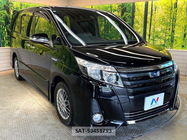 Toyota NOAH HYBRID 2017-05 8884072-16