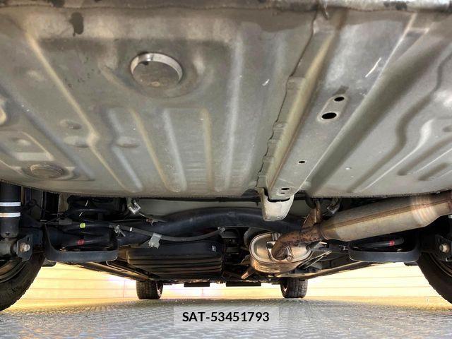Toyota NOAH HYBRID 2017-05 8884072-18