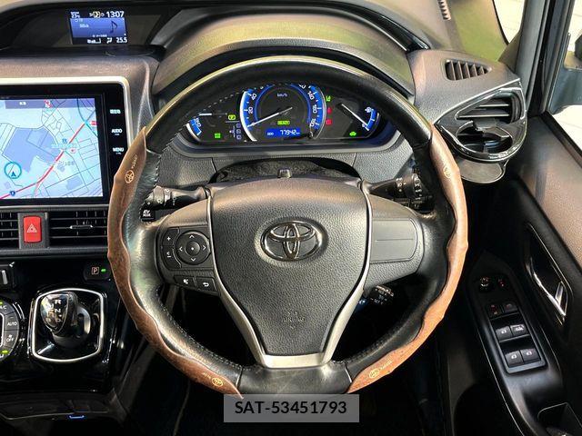 Toyota NOAH HYBRID 2017-05 8884072-7