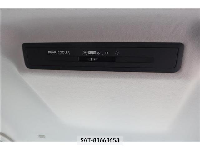 Toyota NOAH HYBRID 2022-10 2031628-27