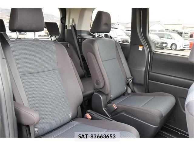 Toyota NOAH HYBRID 2022-10 2031628-8