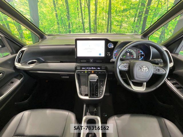 Toyota NOAH HYBRID 2023-07 5874231-1