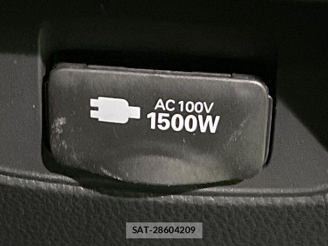 Toyota NOAH HYBRID 2023-03 5874234-5