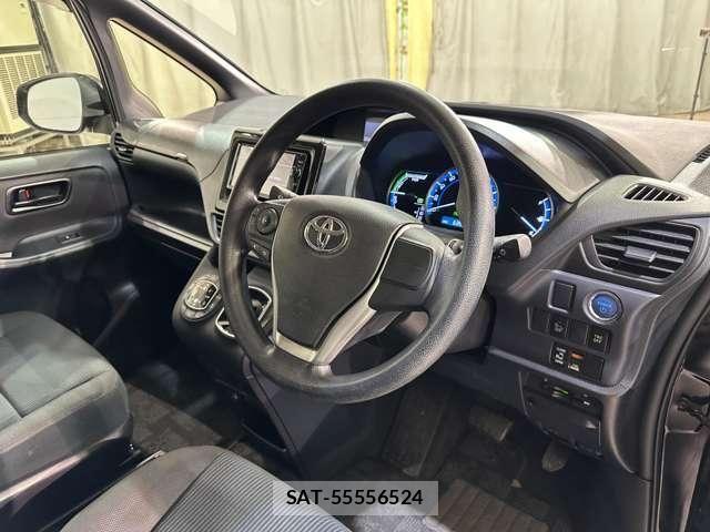 Toyota NOAH HYBRID 2015-09 5874242-9