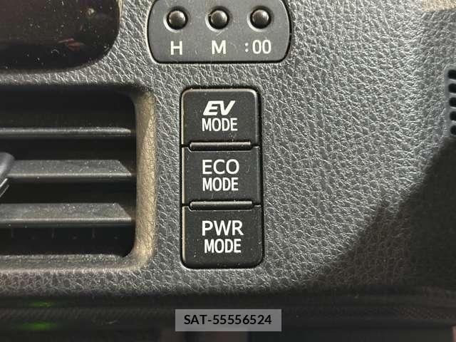 Toyota NOAH HYBRID 2015-09 5874242-15