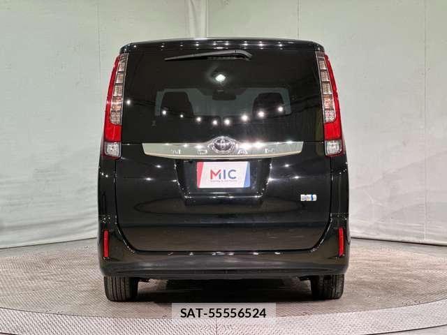Toyota NOAH HYBRID 2015-09 5874242-6