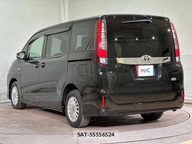 Toyota NOAH HYBRID 2015-09 5874242-7