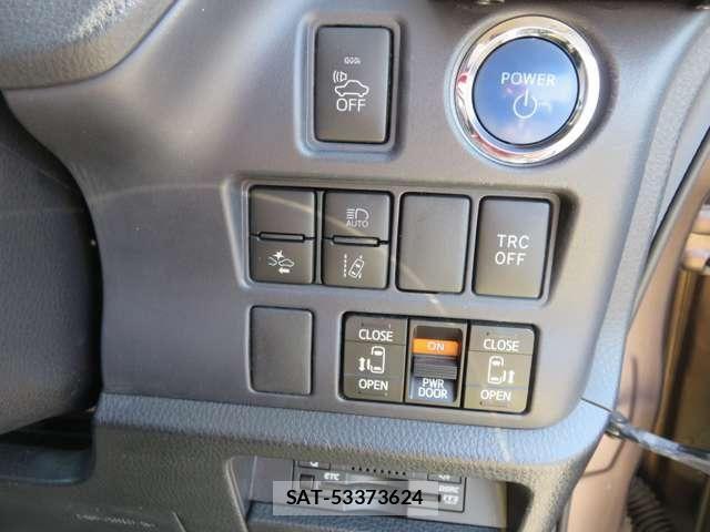 Toyota NOAH HYBRID 2016-06 5874243-12