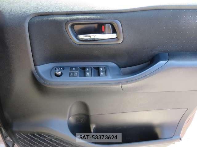 Toyota NOAH HYBRID 2016-06 5874243-13