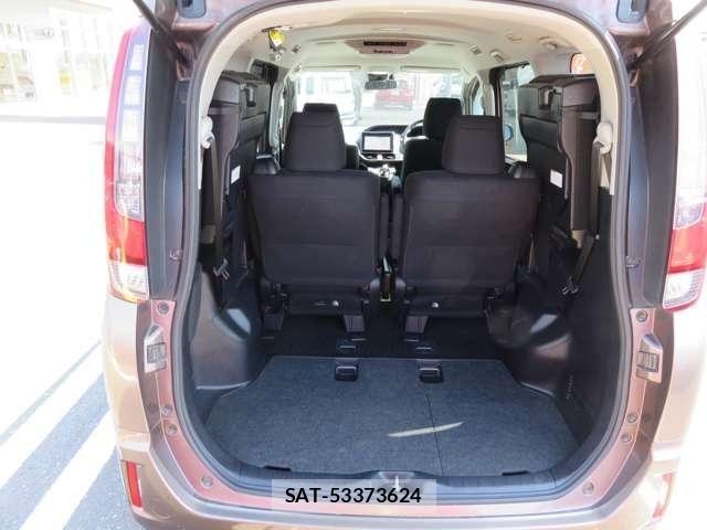 Toyota NOAH HYBRID 2016-06 5874243-15