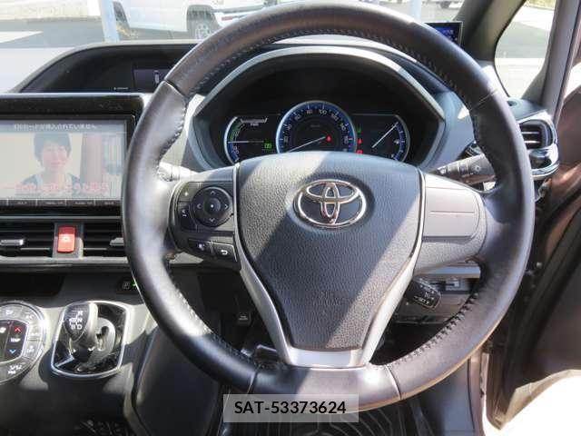 Toyota NOAH HYBRID 2016-06 5874243-6