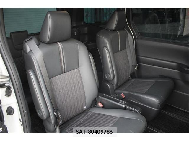 Toyota NOAH HYBRID 2022-11 6014748-21