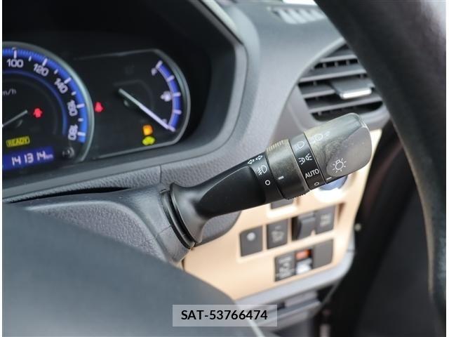 Toyota NOAH HYBRID 2014-05 6501219-17