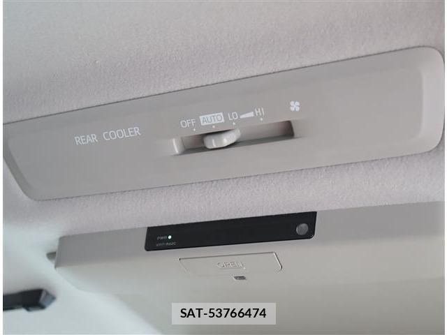 Toyota NOAH HYBRID 2014-05 6501219-24