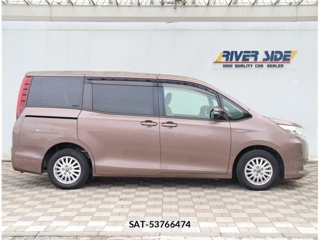 Toyota NOAH HYBRID 2014-05 6501219-4