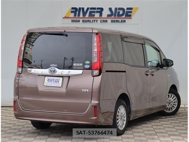 Toyota NOAH HYBRID 2014-05 6501219-5