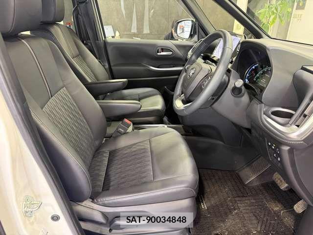 Toyota NOAH HYBRID 2023-01 6791370-3