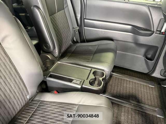 Toyota NOAH HYBRID 2023-01 6791370-5