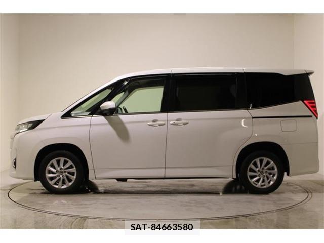 Toyota NOAH HYBRID 2022-03 6910429-9