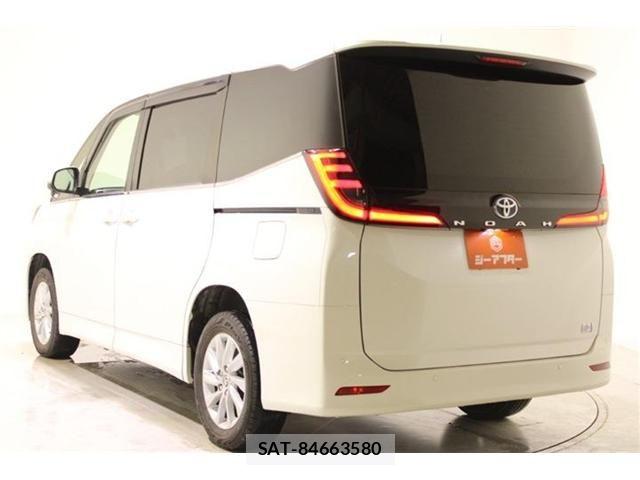 Toyota NOAH HYBRID 2022-03 6910429-10
