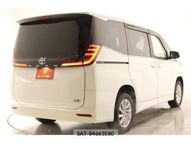 Toyota NOAH HYBRID 2022-03 6910429-12
