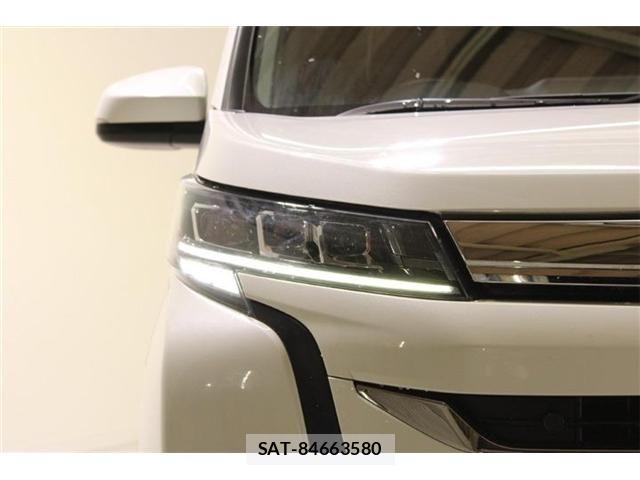 Toyota NOAH HYBRID 2022-03 6910429-17