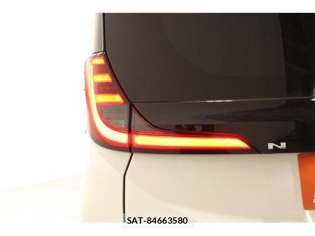 Toyota NOAH HYBRID 2022-03 6910429-19