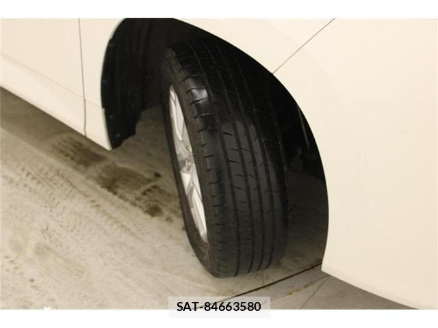 Toyota NOAH HYBRID 2022-03 6910429-28