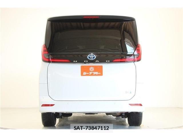 Toyota NOAH HYBRID 2022-03 6910431-10