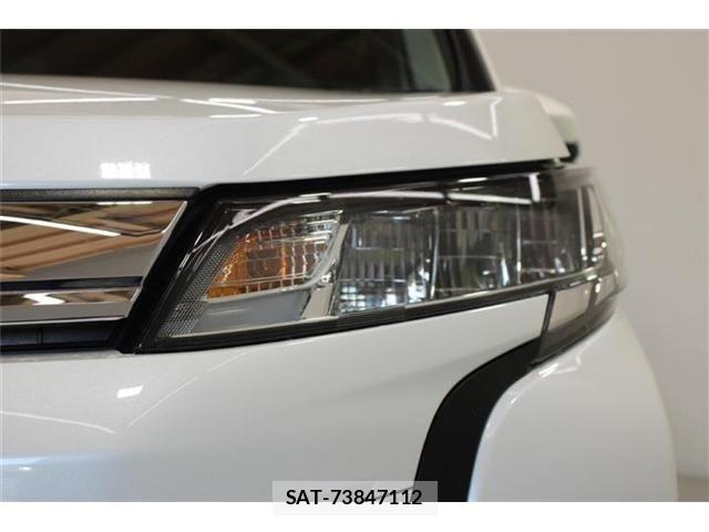 Toyota NOAH HYBRID 2022-03 6910431-14