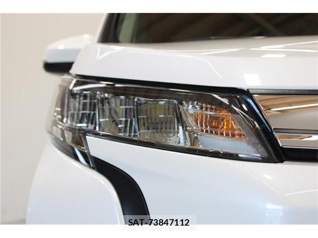 Toyota NOAH HYBRID 2022-03 6910431-16