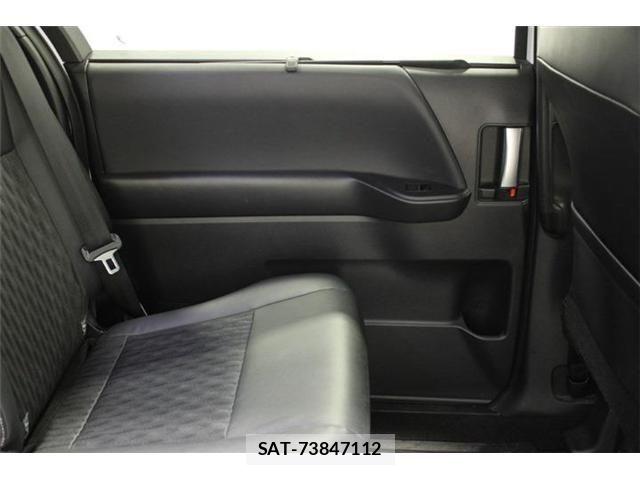 Toyota NOAH HYBRID 2022-03 6910431-29